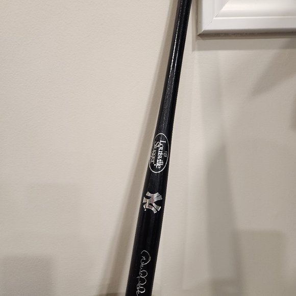 18" Mini Louisville Slugger Bat - Derek Jeter Memorabilia - Picture 2 of 2